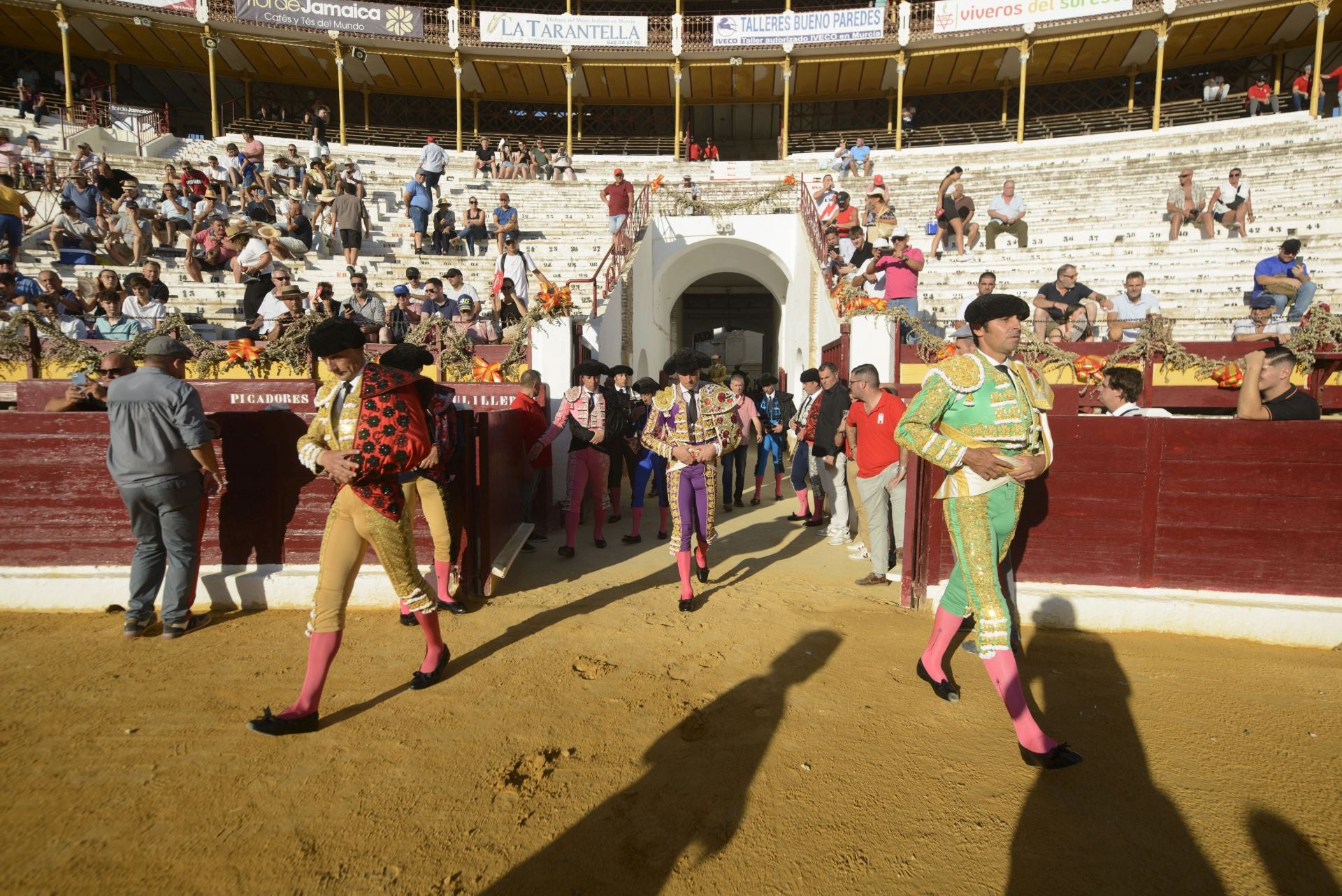 Ambiente y corrida del viernes de la Feria Taurina de Murcia, en imágenes