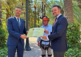 Momento del acto con los alcaldes de ambas ciudades.