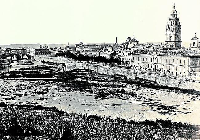 Murcia en septiembre u octubre de 1862, en una imagen tomada por Charles Clifford durante una visita de los reyes.