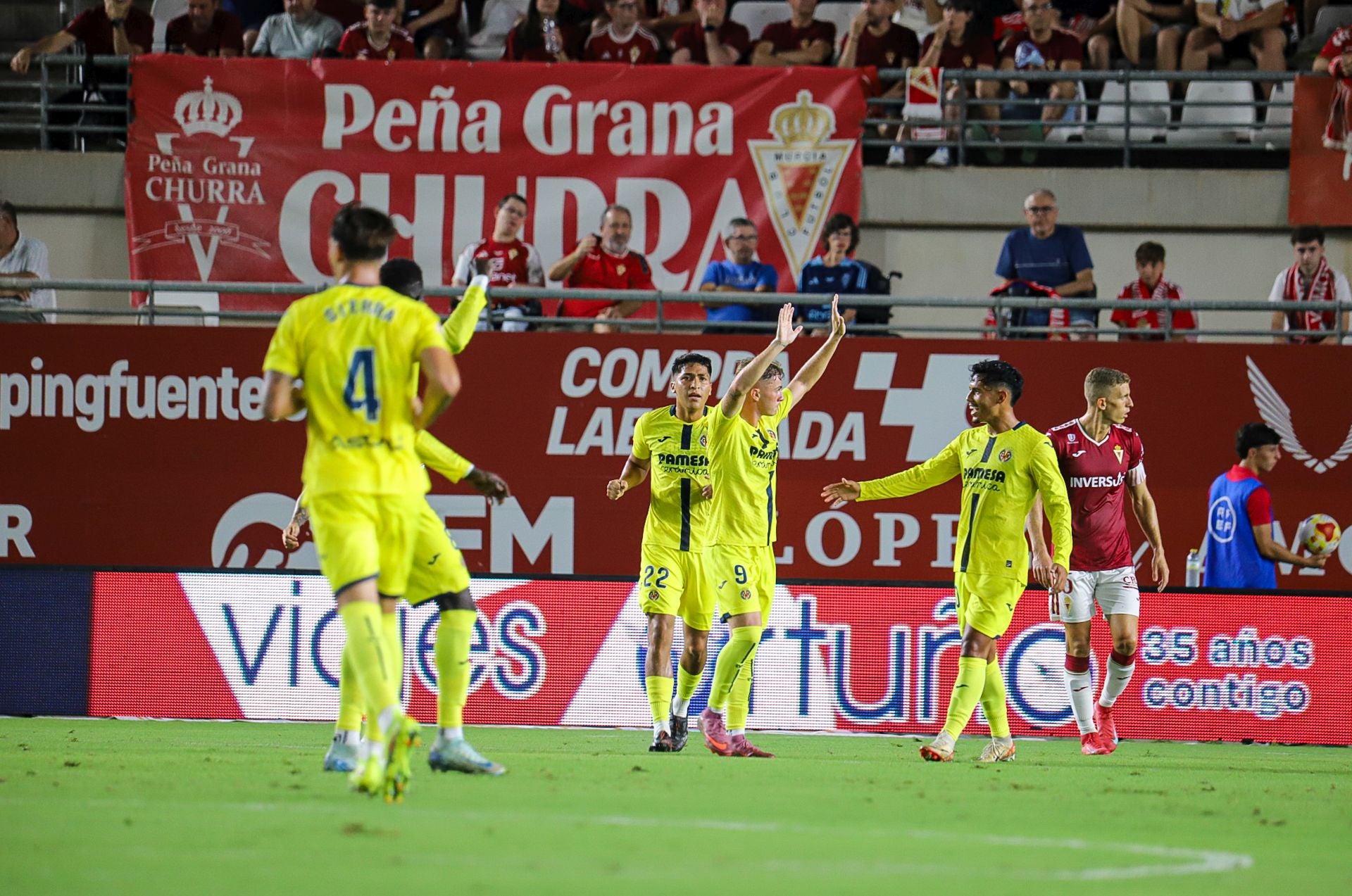 El Real Murcia consigue el empate en el último minuto, en imágenes