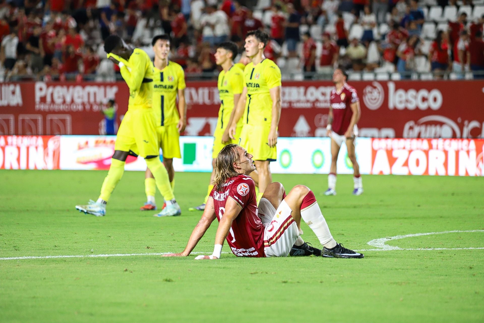 El Real Murcia consigue el empate en el último minuto, en imágenes
