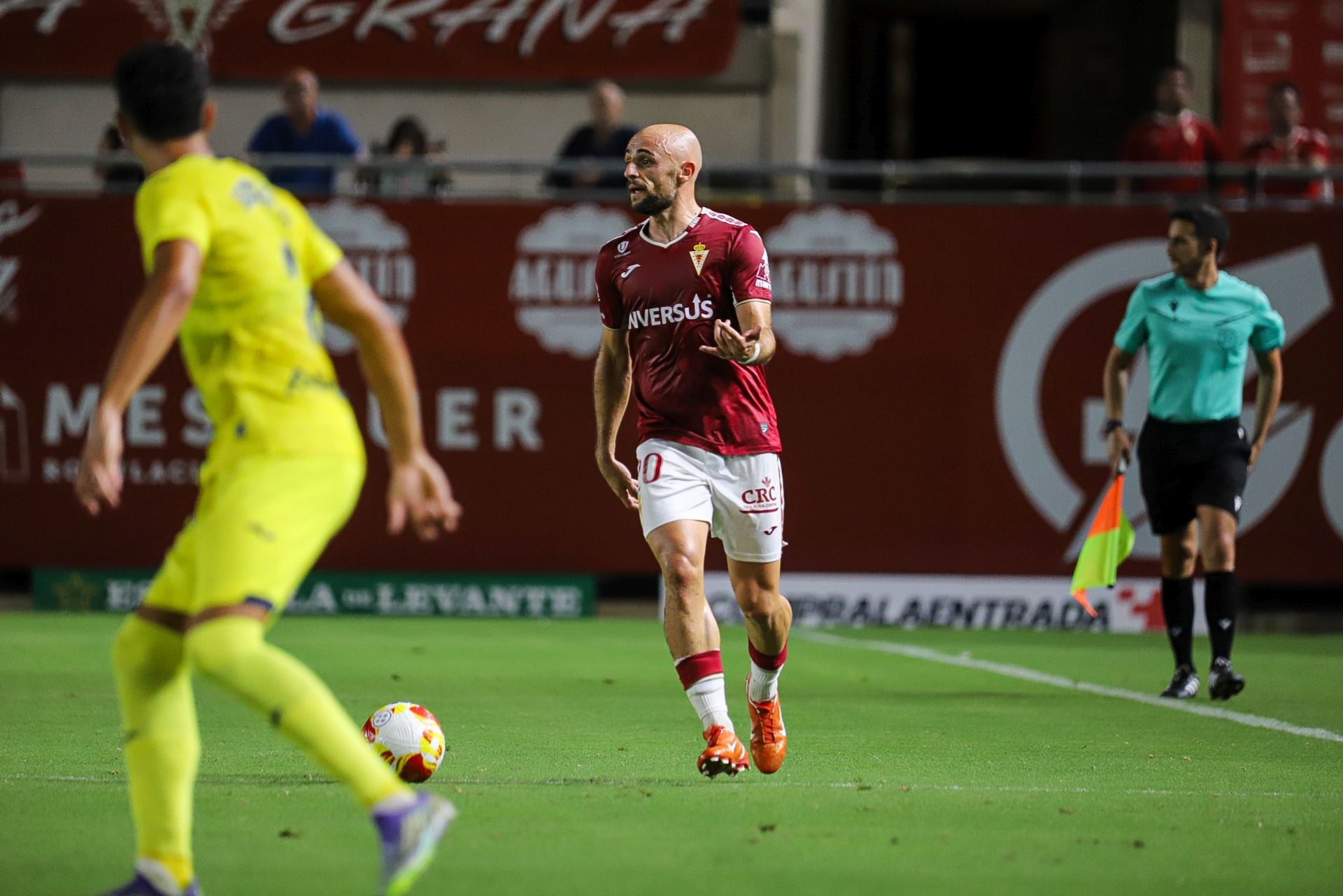 El Real Murcia consigue el empate en el último minuto, en imágenes
