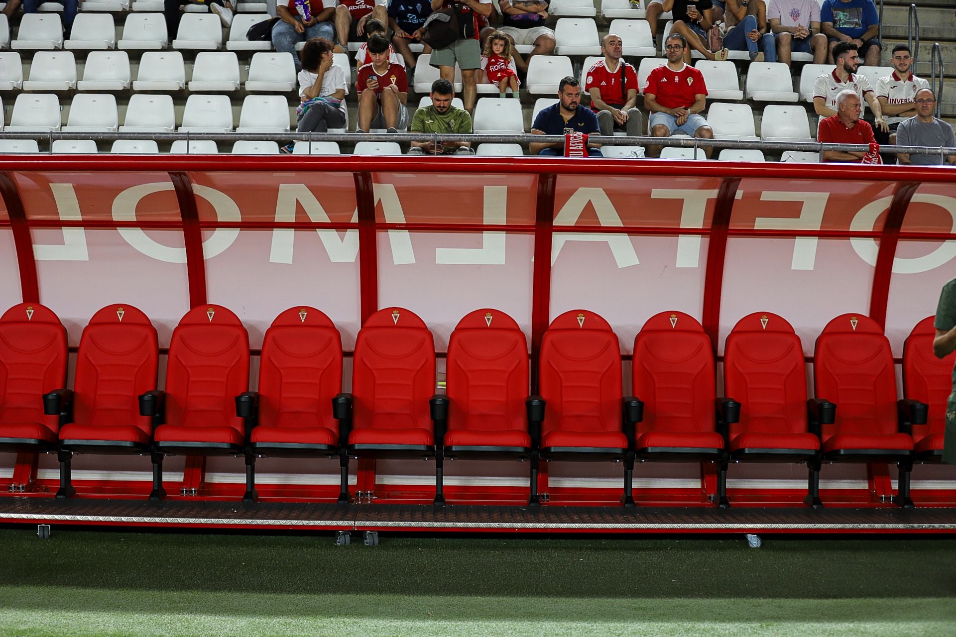 El Real Murcia consigue el empate en el último minuto, en imágenes