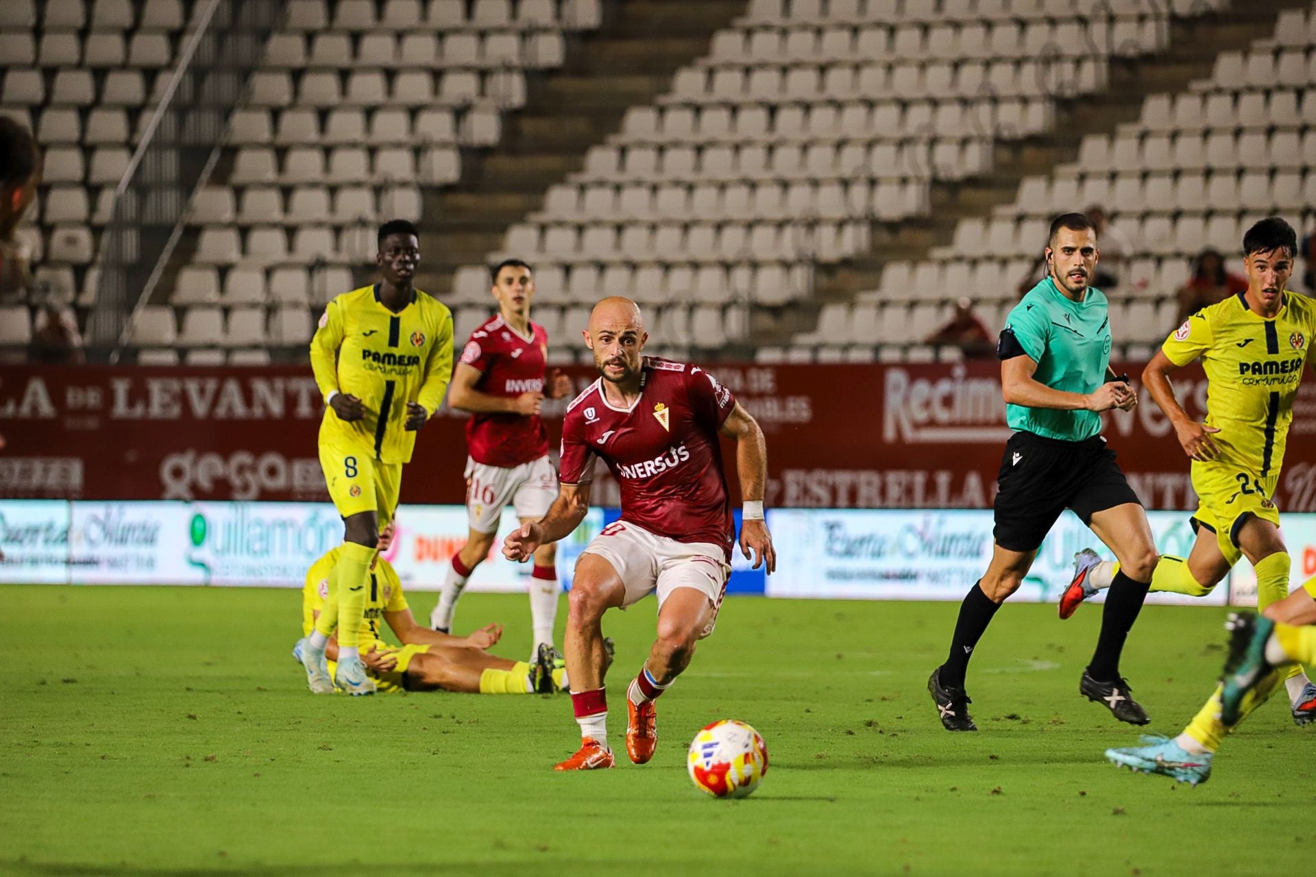 El Real Murcia consigue el empate en el último minuto, en imágenes