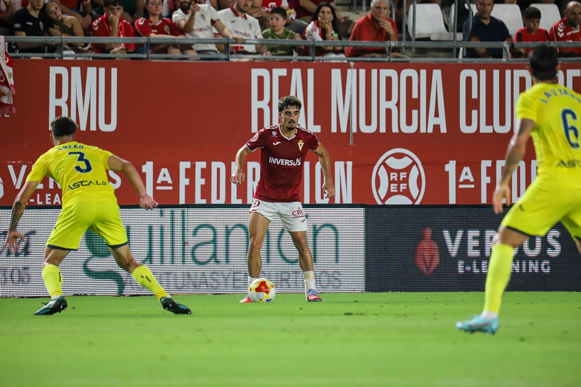 El Real Murcia consigue el empate en el último minuto, en imágenes