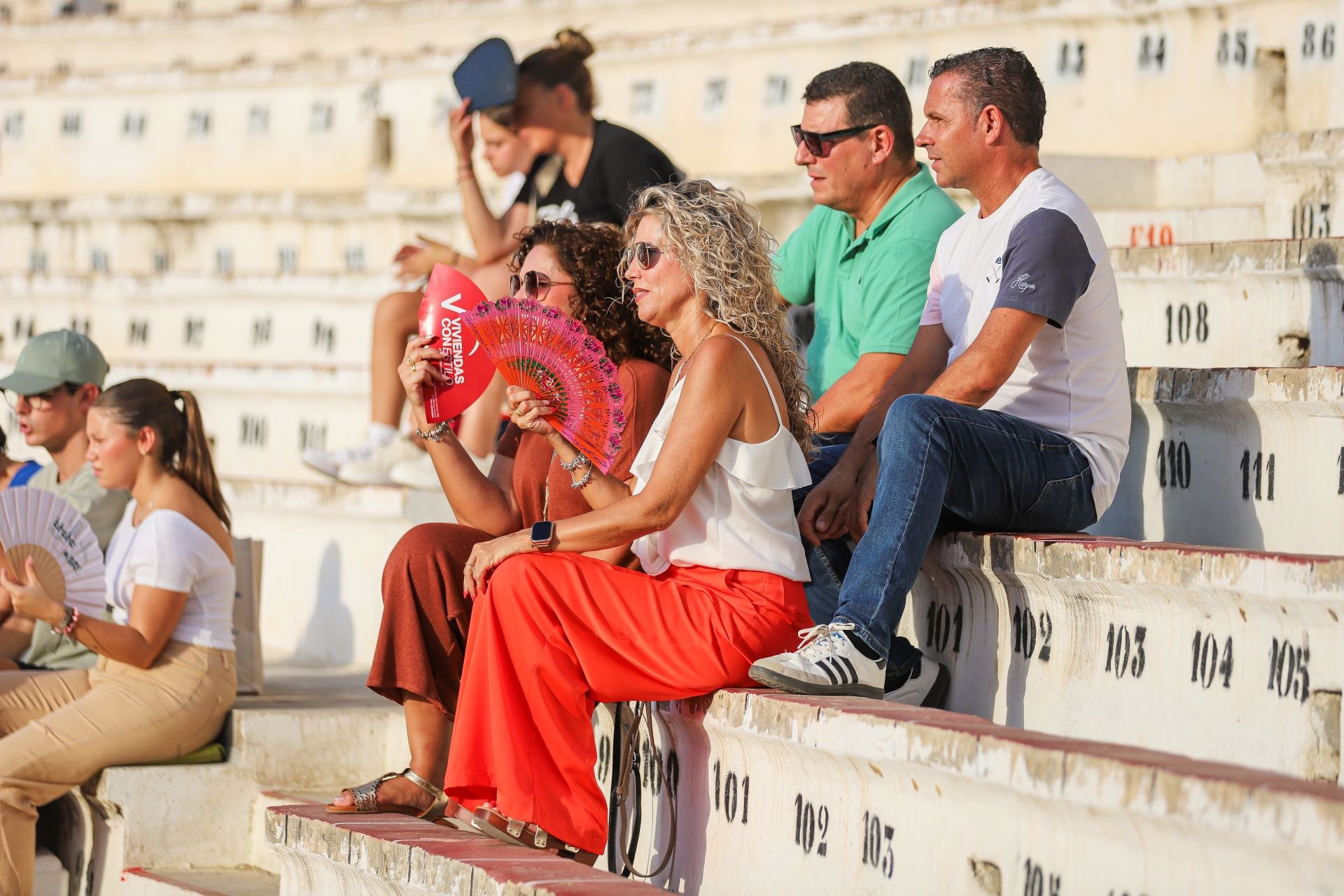 Ambiente en la corrida del sábado de la Feria Taurina de Murcia, en imágenes