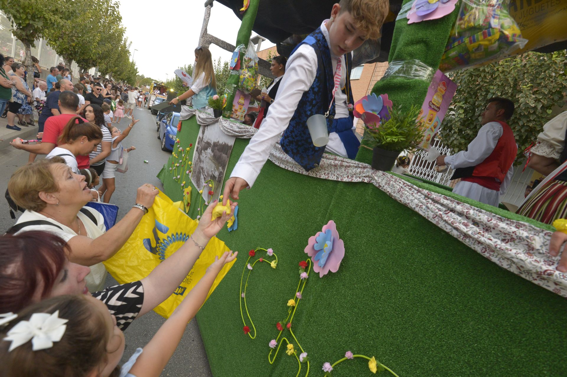 En imágenes, desfile de las carrozas de Molina de Segura