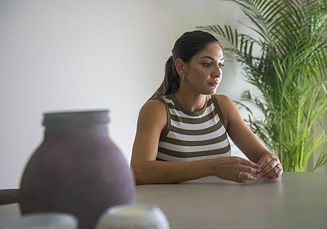 Andrea Pérez relata cómo afrontó la pérdida de su padre en un accidente de tráfico en una conversación con LA VERDAD, en su casa de la pedanía murciana de Algezares.