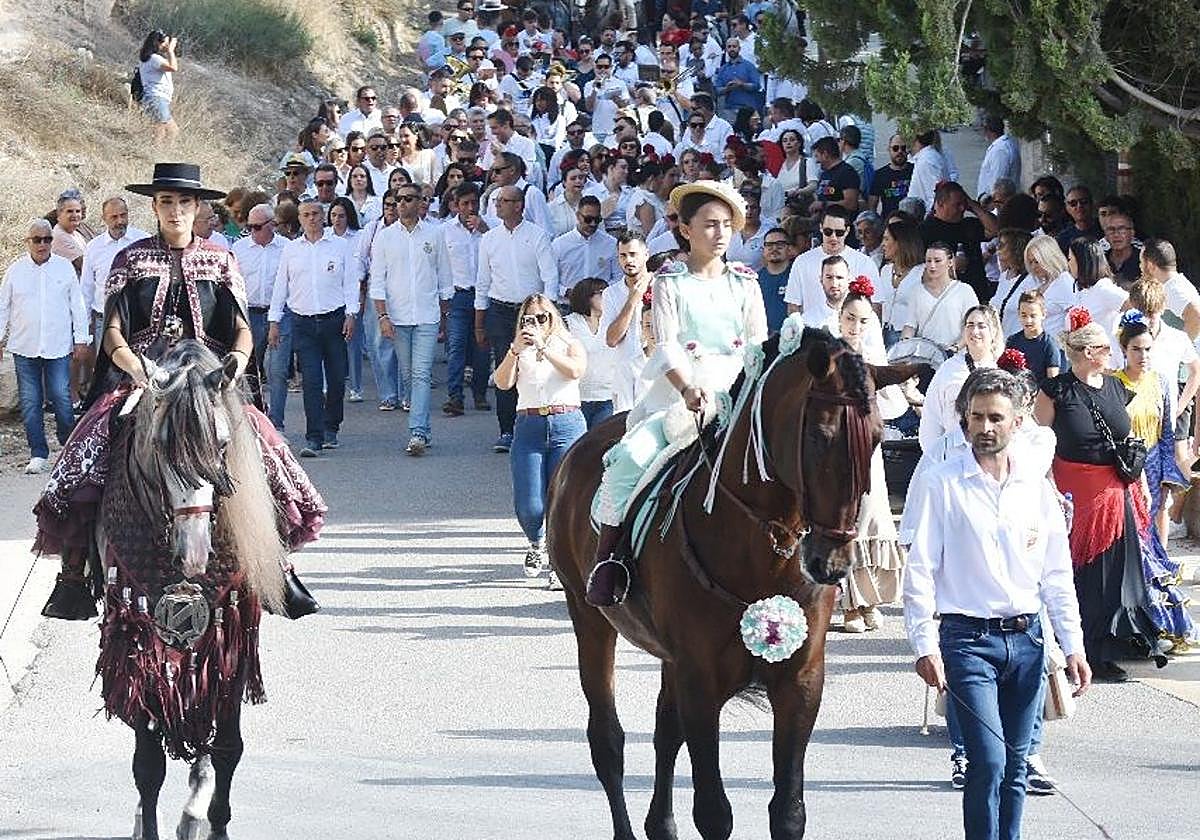 Participantes en la romería del Bando de los Caballos del Vino celebrada este sábado en Caravaca de la Cruz.