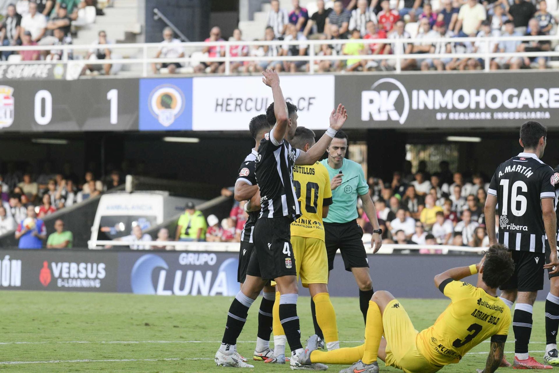 Pablo de Blasis regala la victoria al FC Cartagena en el último minuto, en imágenes