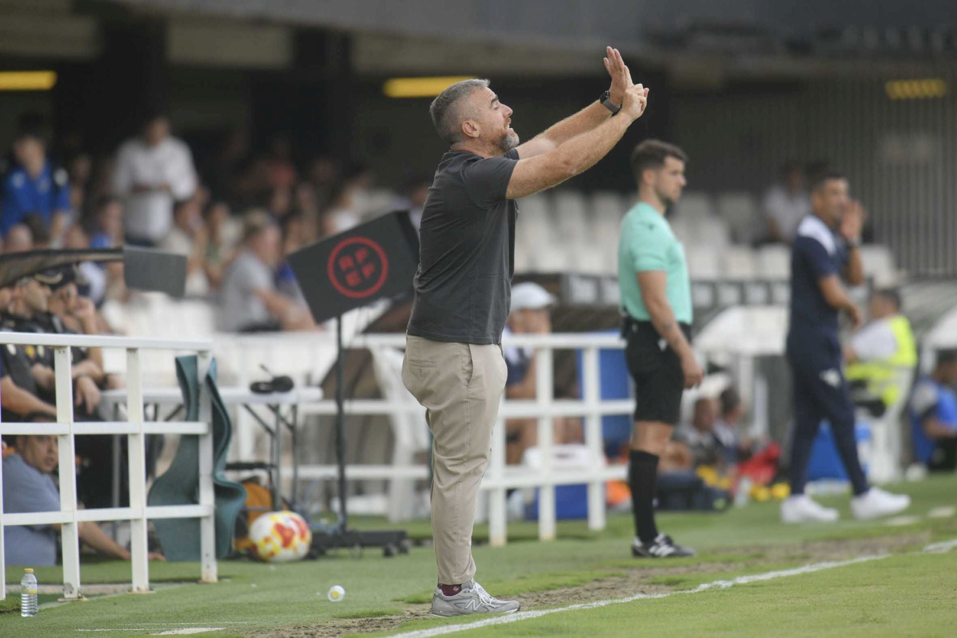 Pablo de Blasis regala la victoria al FC Cartagena en el último minuto, en imágenes