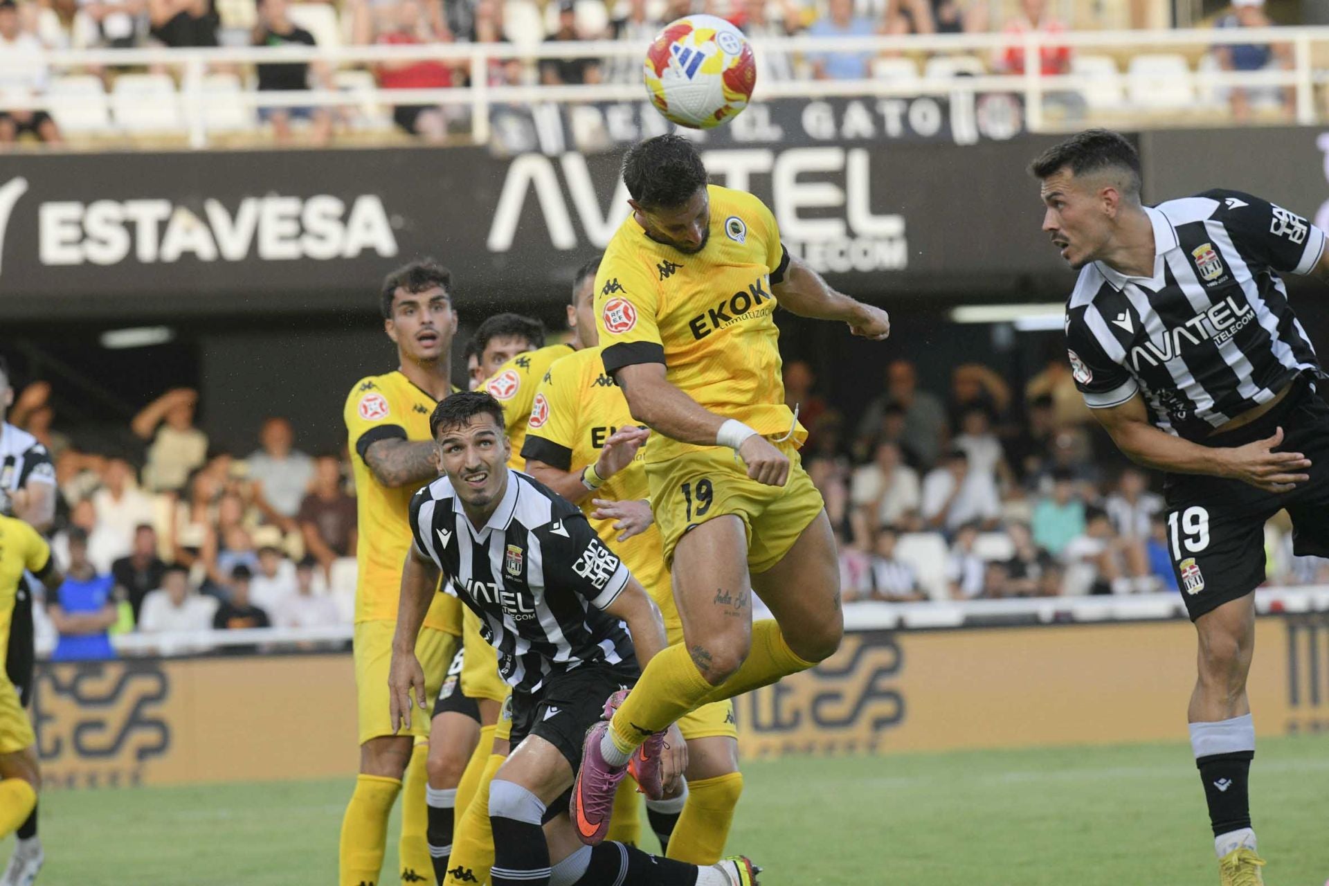 Pablo de Blasis regala la victoria al FC Cartagena en el último minuto, en imágenes