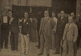 Inédita. La revista 'Patria Chica', que se vendía en Murcia los lunes, publicó el 5 de octubre de 1931 la salida del féretro de la Catedral de Sevilla, en presencia del alcalde murciano Moreno Galvache.