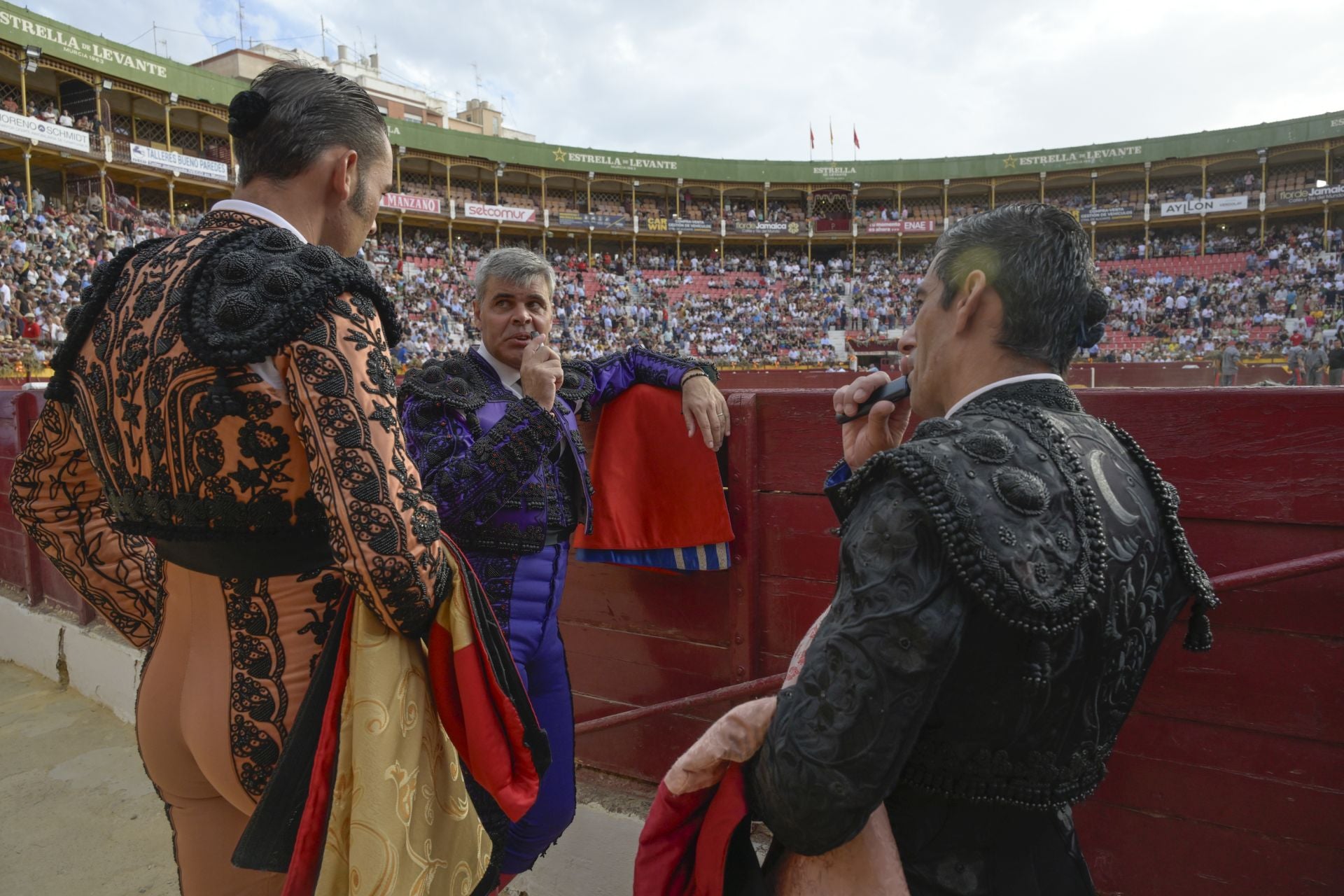 Ambiente de la corrida de rejones, en imágenes