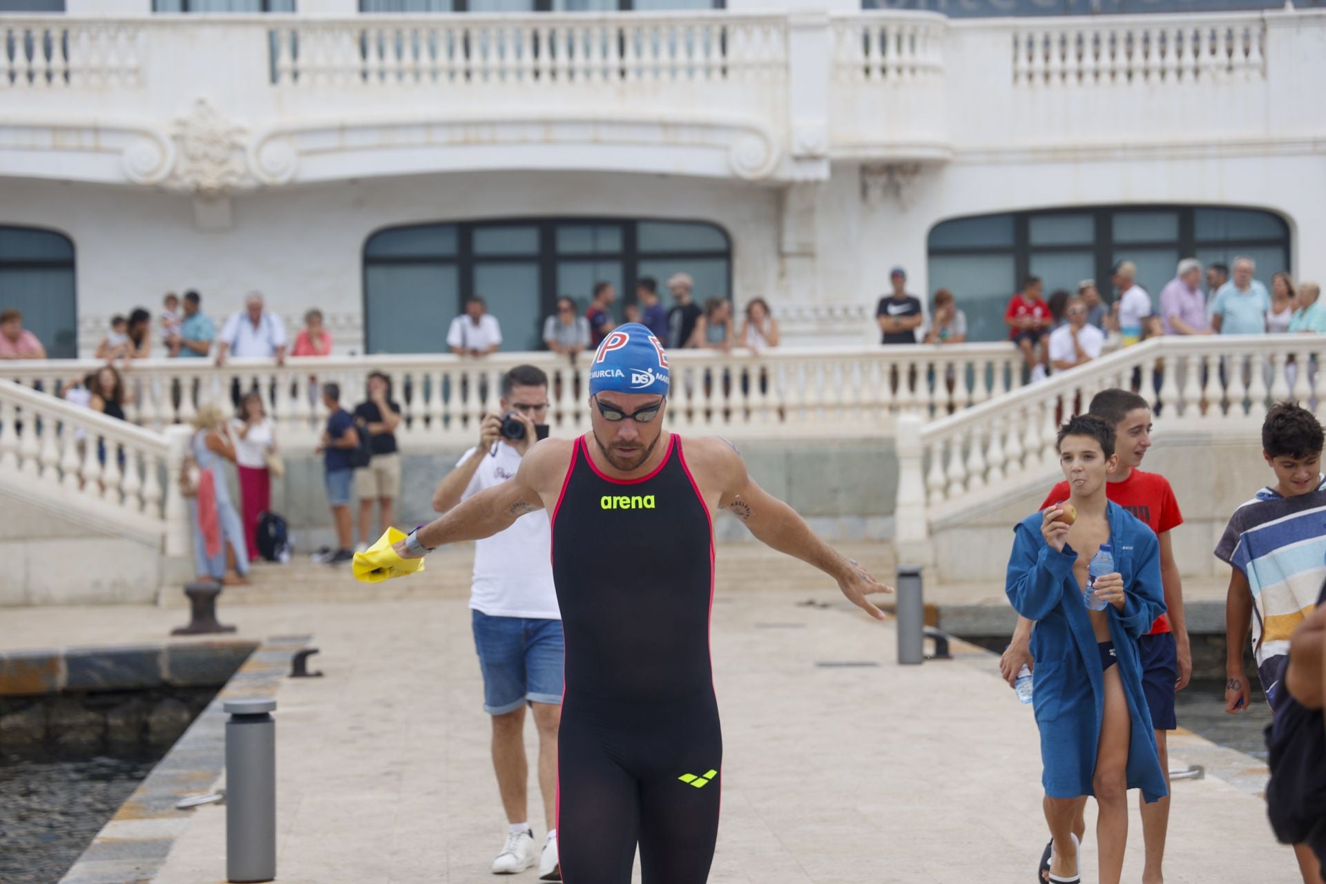 La despedida de Alberto Martínez en la 32ª Travesía a Nado del Puerto de Cartagena, en imágenes