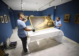 'La maja vestida' de Gaya, preparada para viajar a Bruselas, en imágenes