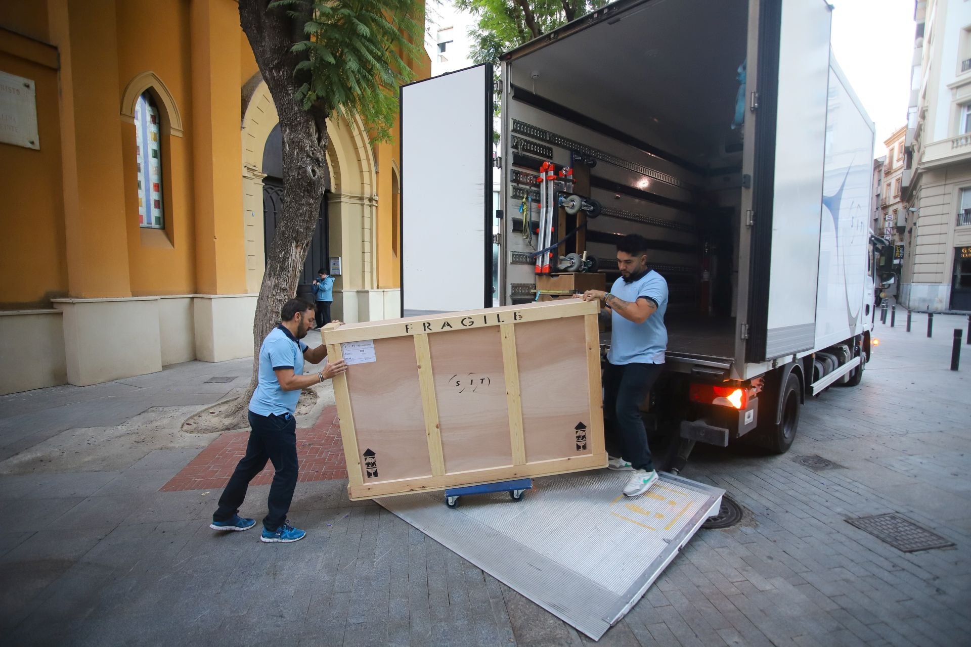 &#039;La maja vestida&#039; de Gaya, preparada para viajar a Bruselas, en imágenes