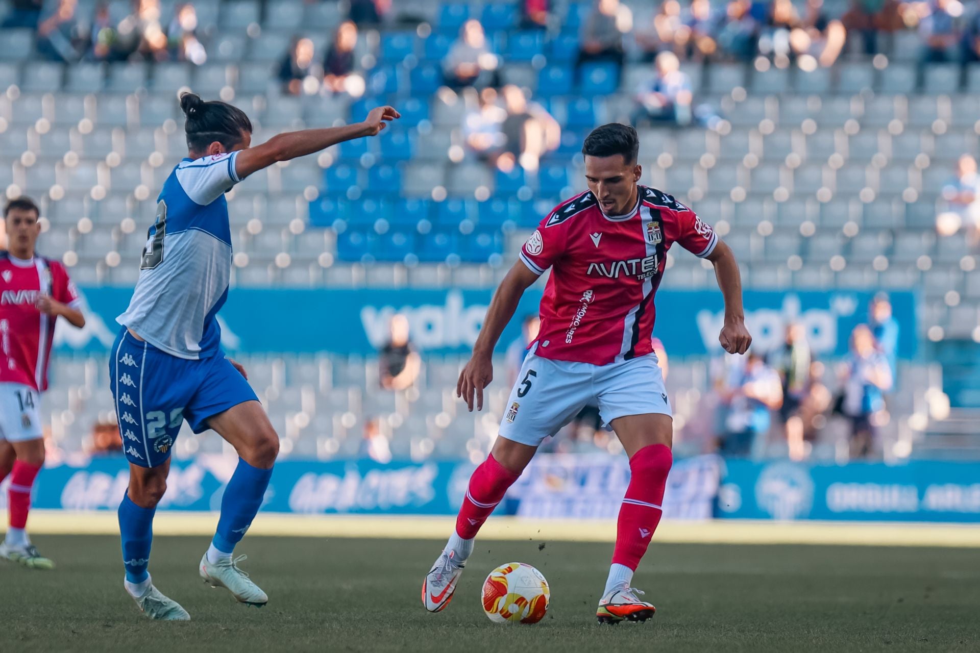 El Cartagena consigue el coliderato con varios sustos, en imágenes