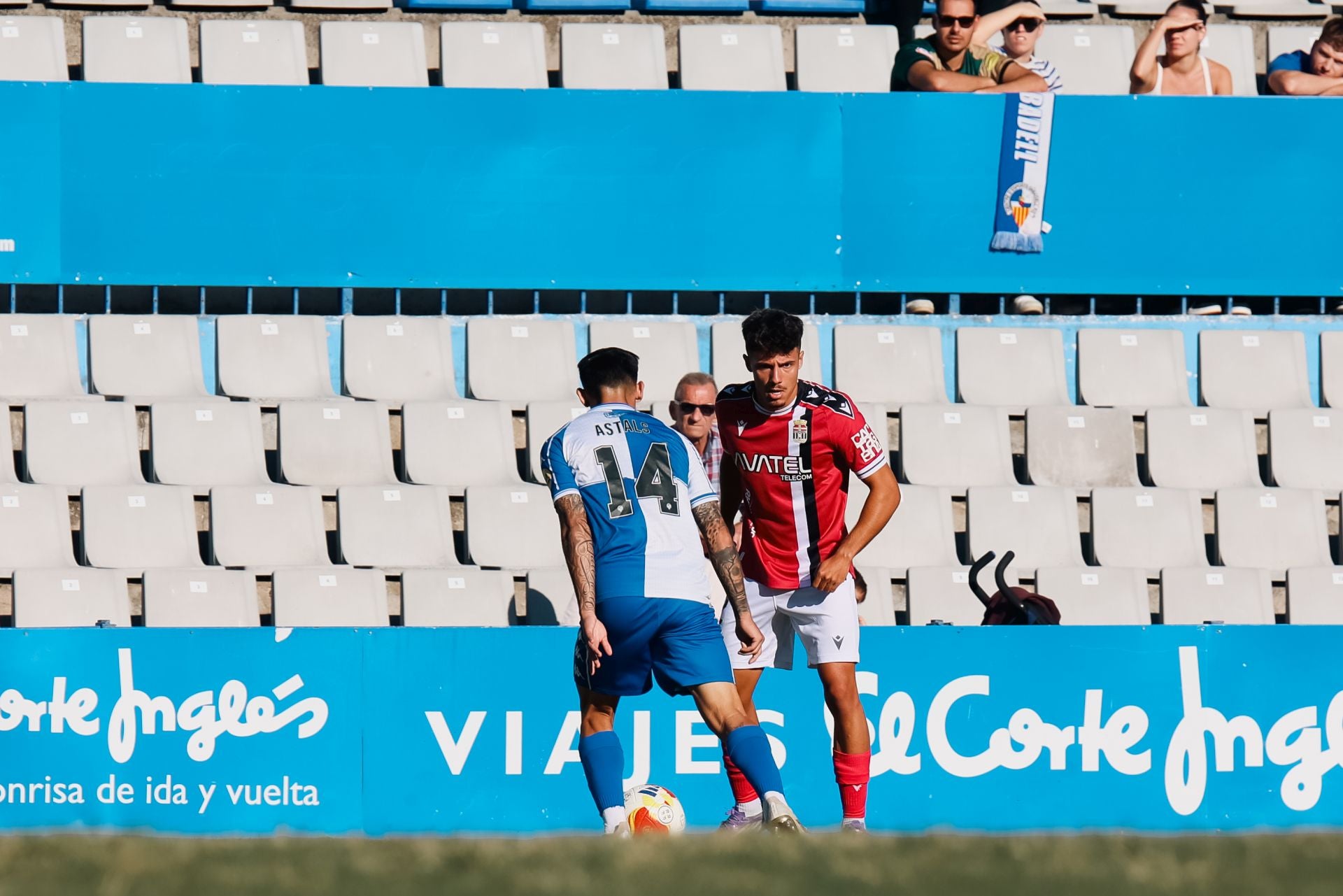 El Cartagena consigue el coliderato con varios sustos, en imágenes