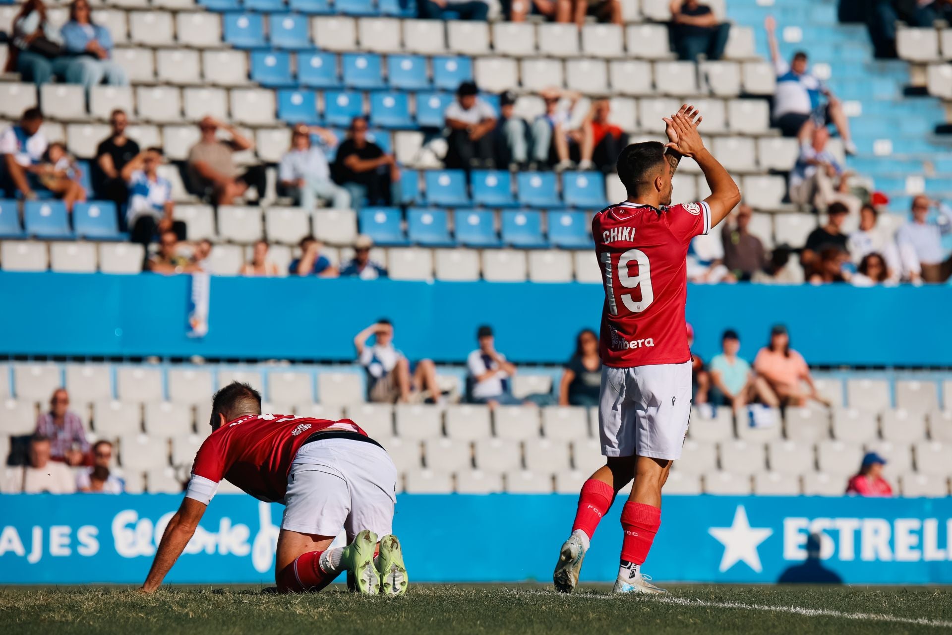 El Cartagena consigue el coliderato con varios sustos, en imágenes