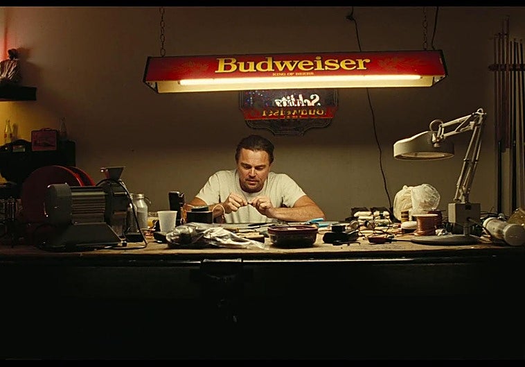 Fotograma de 'Una batalla tras otra'. En vídeo, trailer.