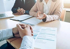 Así son las falsas ofertas de trabajo que acaban suplantando tu identidad: «Le vaciaron la cuenta del banco».