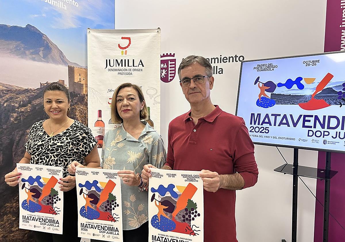 La alcaldesa de Jumilla, Severa González, tras la presentación de Matavendimia
