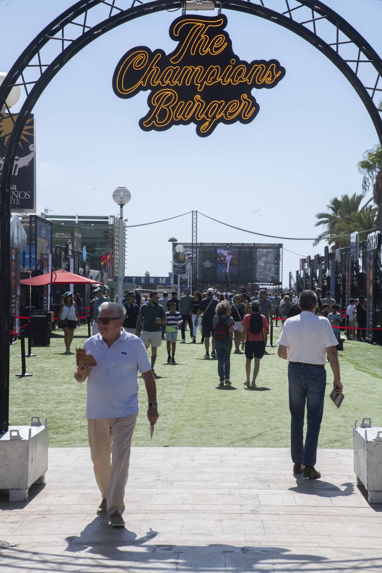 Un templo de las &#039;burgers&#039; en el Muelle de Cartagena