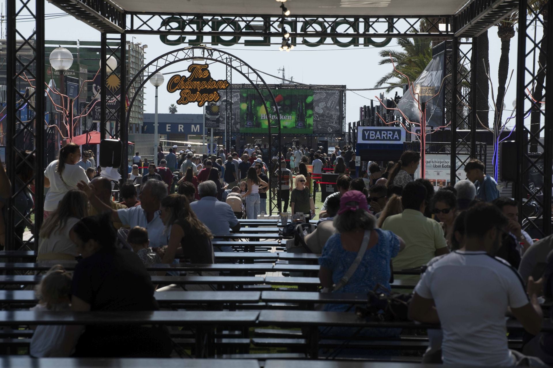 Un templo de las &#039;burgers&#039; en el Muelle de Cartagena