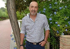 Especialista en Historia Moderna y Contemporánea, Miguel Sánchez Robles ha sido profesor de Historia del Arte, Historia Contemporánea e Historia de España en Bachillerato.