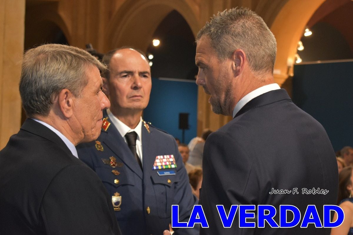 Imágenes de la entrega del título de Hijo Predilecto de Caravaca al general Pascual Soria