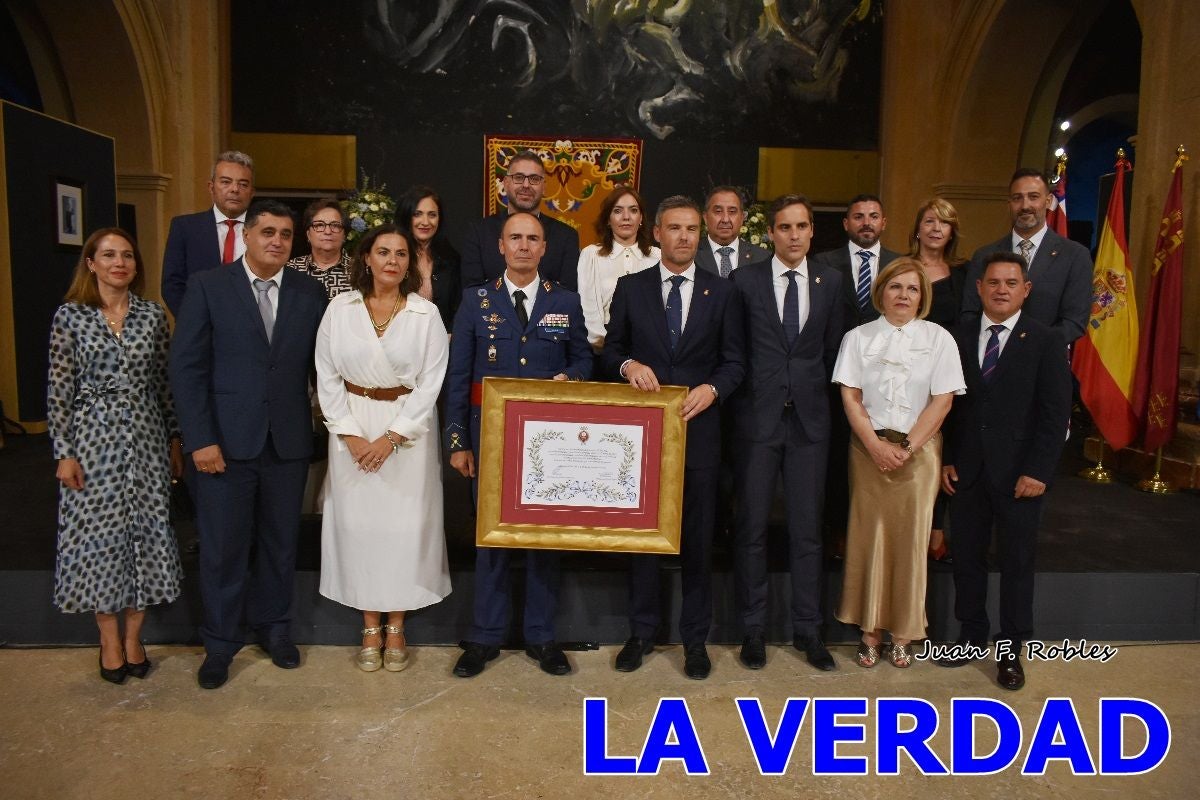 Imágenes de la entrega del título de Hijo Predilecto de Caravaca al general Pascual Soria
