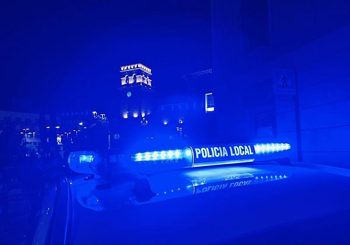 Un vehículo de la Policía Local de Totana.