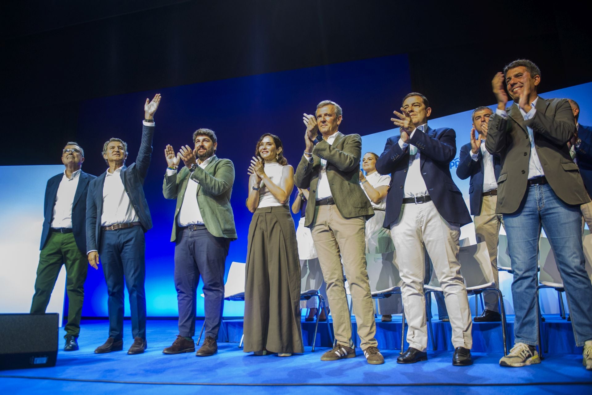 En imágenes, el cierre en el Teatro Circo de Murcia de la cumbre de barones del PP