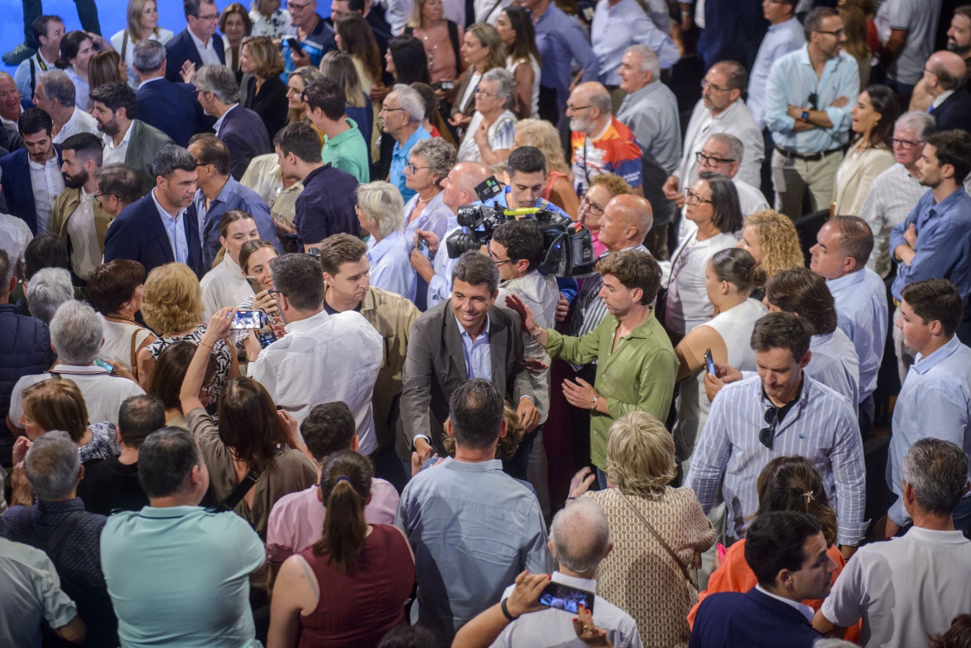 En imágenes, el cierre en el Teatro Circo de Murcia de la cumbre de barones del PP