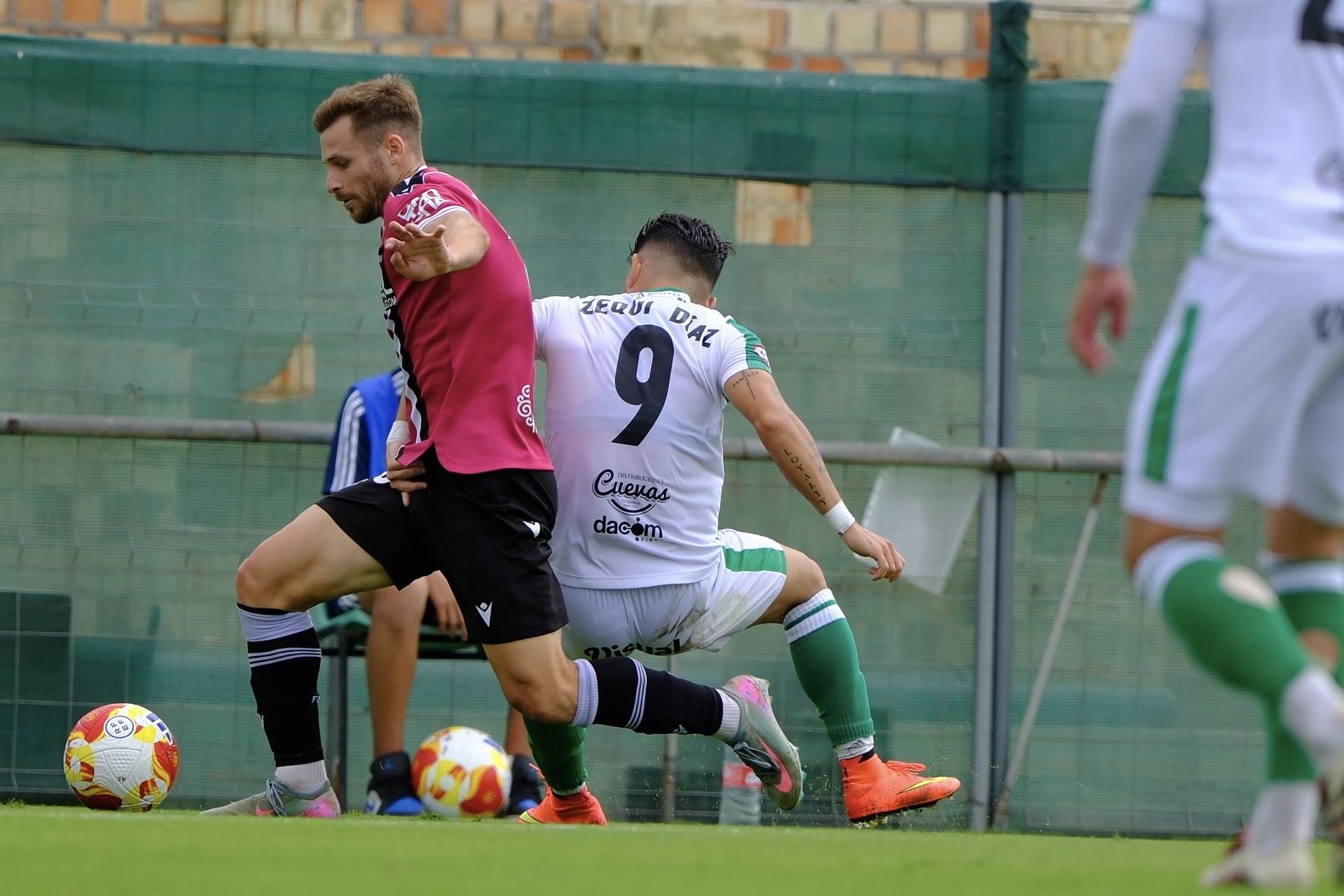 El FC Cartagena sufre un duro castigo en Sanlúcar, en imágenes