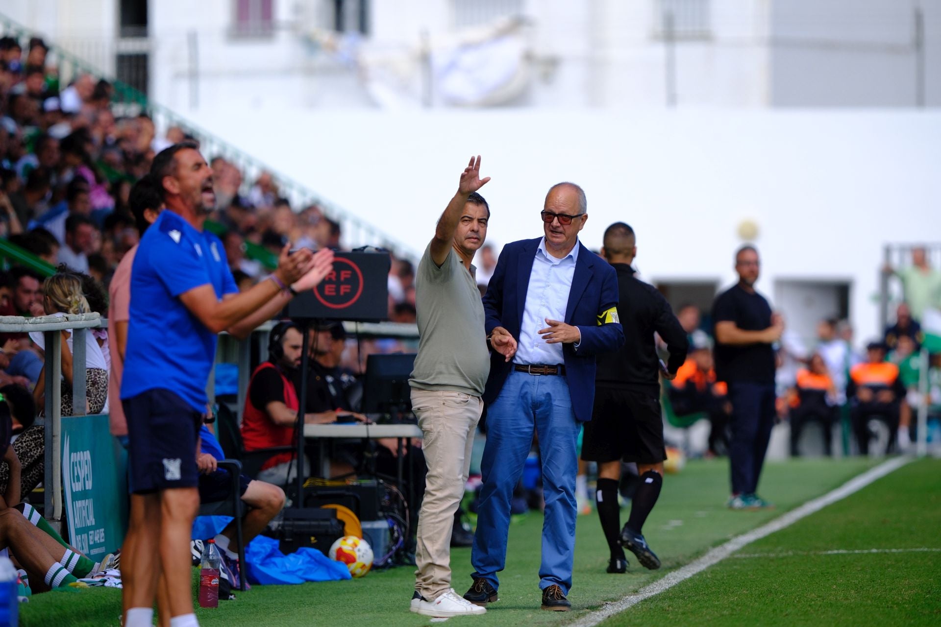 El FC Cartagena sufre un duro castigo en Sanlúcar, en imágenes