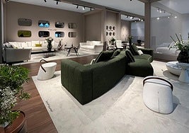 Muebles en exposición en la Feria Hábitat Valencia.