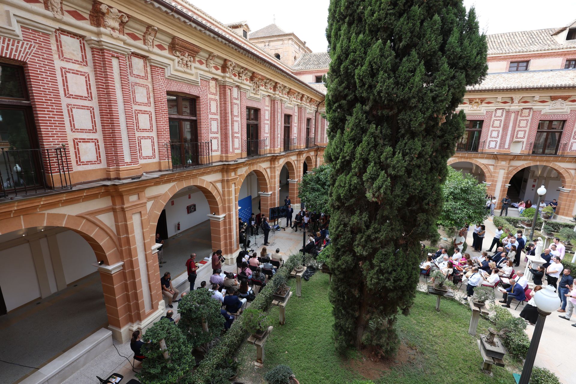La inauguración del claustro del Monasterio de Los Jerónimos de Murcia, en imágenes