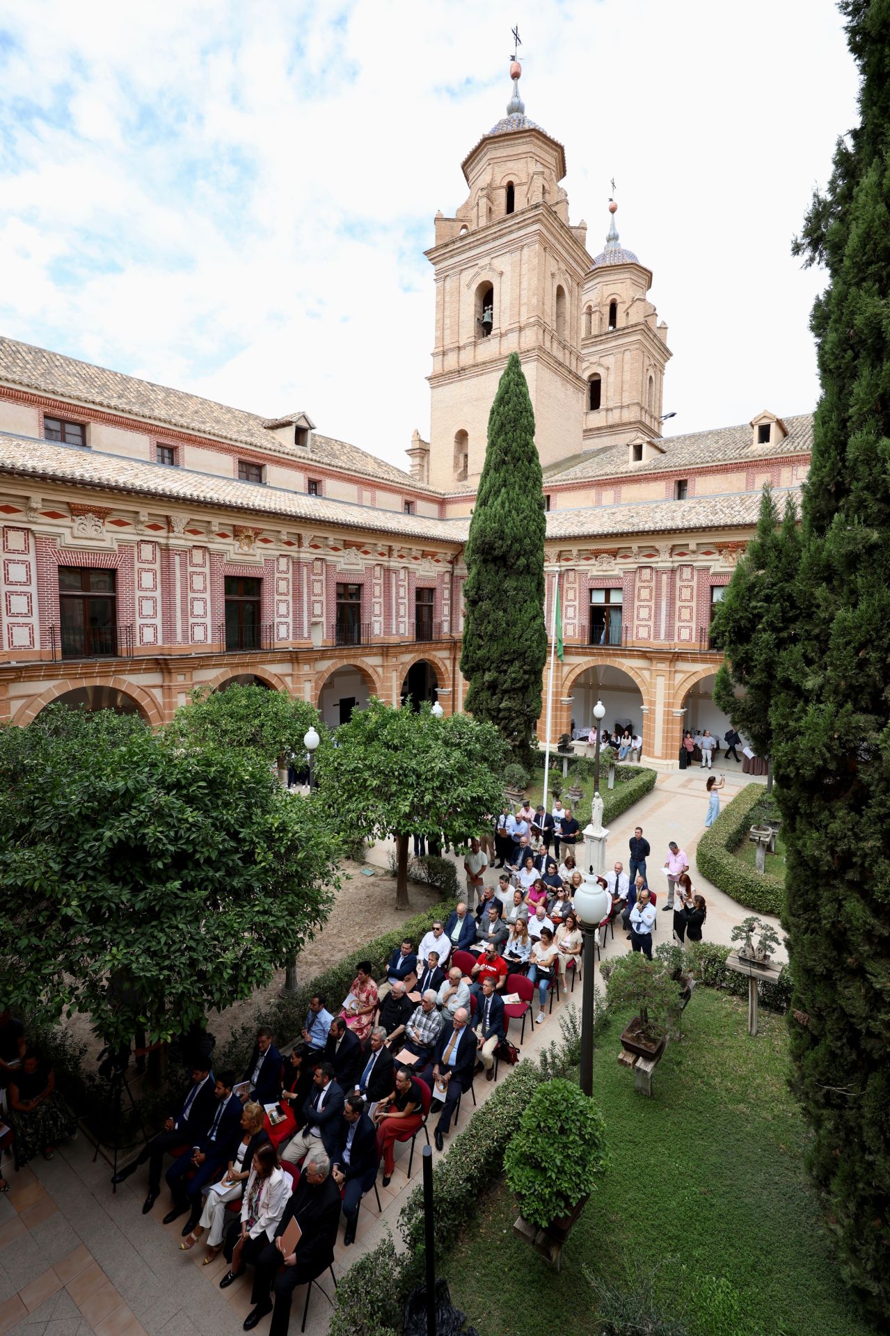 La inauguración del claustro del Monasterio de Los Jerónimos de Murcia, en imágenes
