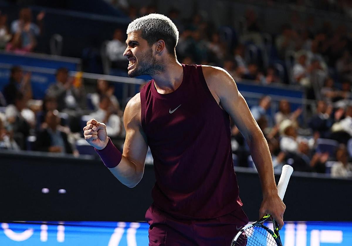 Carlos Alcaraz celebrando un punto ante Casper Ruud.