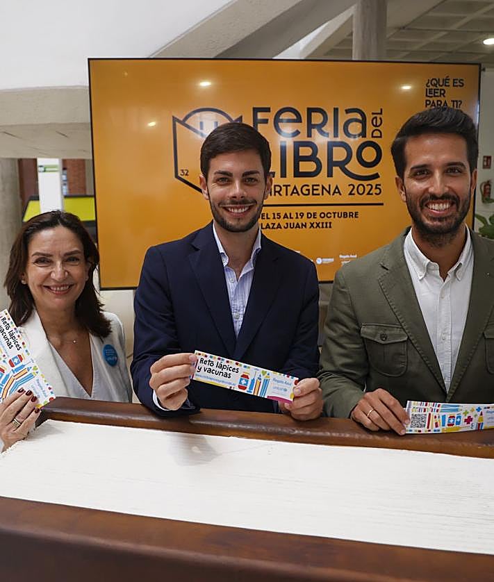 Imagen secundaria 2 - Presentación de la Feria del Libro de Cartagena, este martes. 