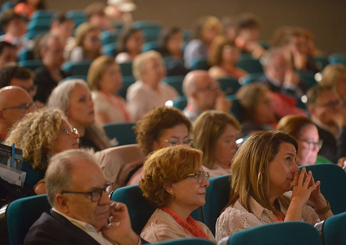 Imagen secundaria 1 - Tres detalles de la inauguración del Congreso este martes en la Filmoteca Regional.