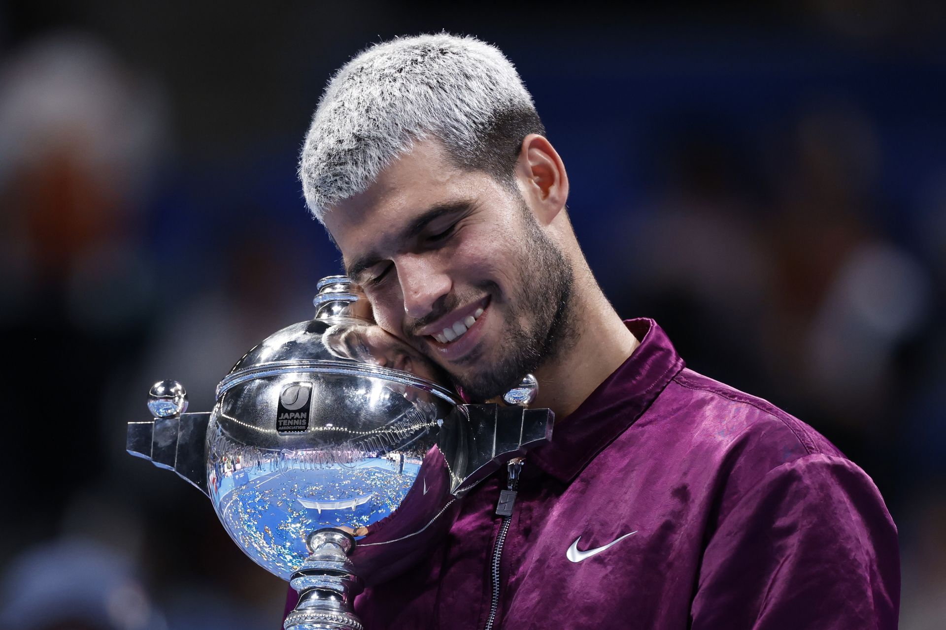 En imágenes, Carlos Alcaraz gana en Tokio su octavo título del año