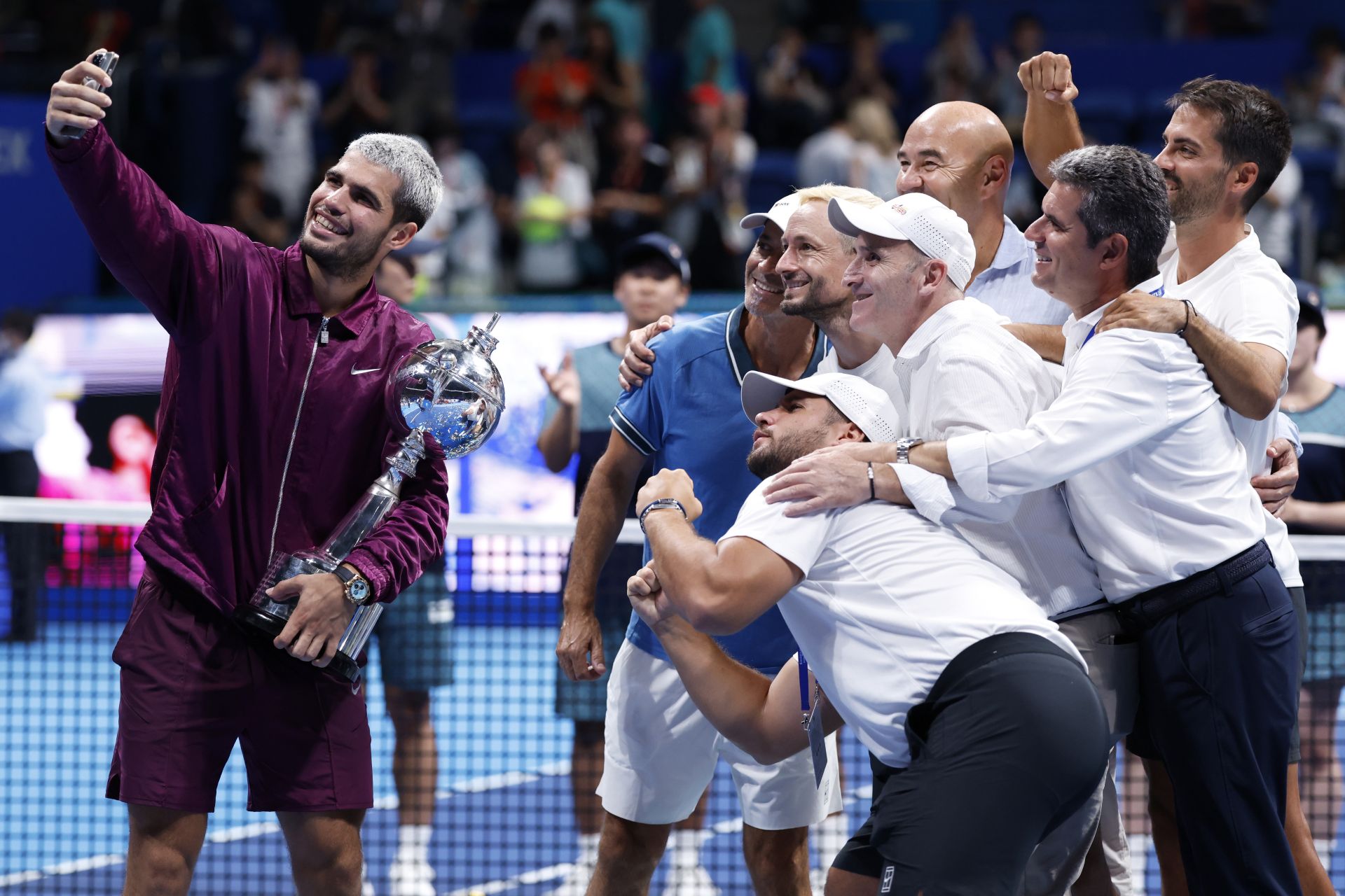 En imágenes, Carlos Alcaraz gana en Tokio su octavo título del año