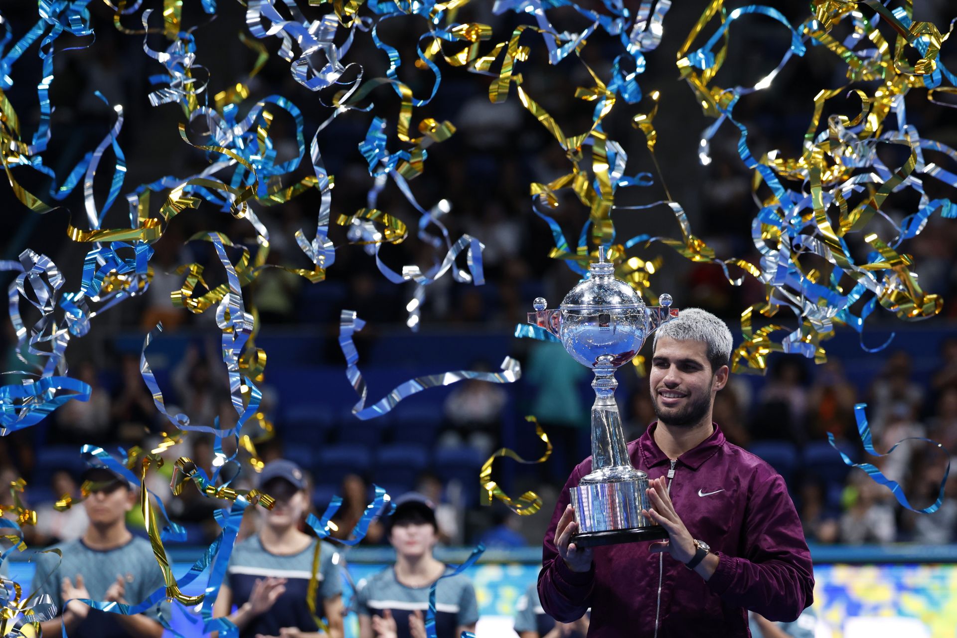 En imágenes, Carlos Alcaraz gana en Tokio su octavo título del año