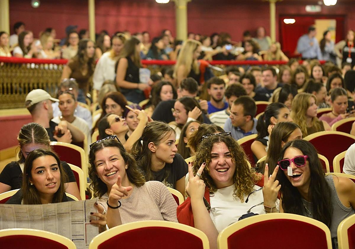 En imágenes, la bienvenida de los alumnos internacionales de la UMU