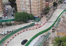 La alameda de Cervantes tras su reapertura al tráfico por las obras del soterramiento del AVE a la altura del antiguo paso a nivel.