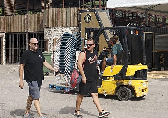 Continúan las tareas de desmontaje del campamento festero, que terminará la semana que viene.