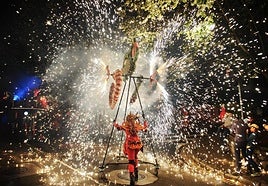 Con el espectáculo itinerante CavalTheos Foc se clausurará el 56 Festival de Teatro de Molina de Segura.